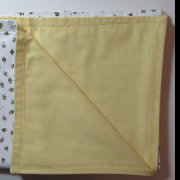Flannel Bee Baby Blanket #153120 - Picture 2 of 3
